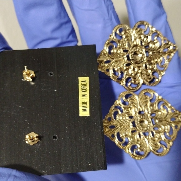 Women's Stylish Gold-tone Filigree Design 3" Long Beaded Drop Dangle Earrings 6 - Picture 5 of 6